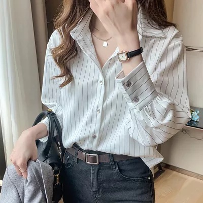 Women Formal Wear Shirts - เสื้อเชิ้ตผู้หญิงลายทางแนวตั้ง ปกติดกระดุม แขนยาวพอง ปลายแขนจั๊มพ์ ทรงหลวม สวมใส่สบาย