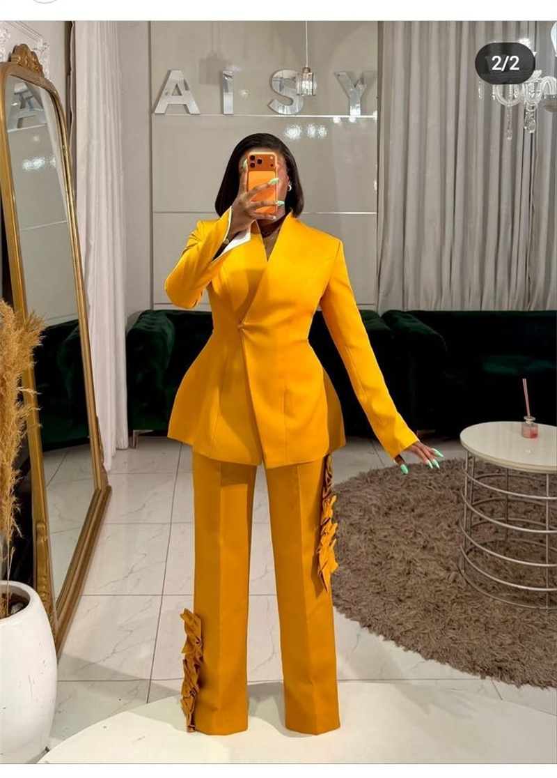 Yellow Formal Wear Women - ชุดสูทผู้หญิงสีเหลือง 2 ชิ้น เสื้อเบลเซอร์+กางเกงขายาว ลายทาง ผ้าฝ้าย