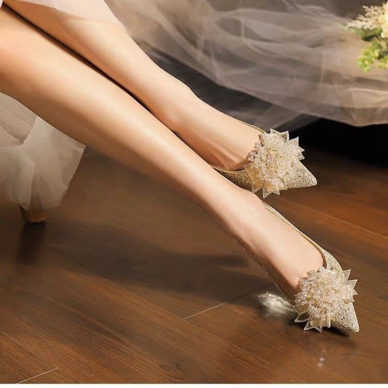 รองเท้าส้นตึกประดับดอกไม้คริสต - Pump Heel Block บทวิจารณ์และราคา